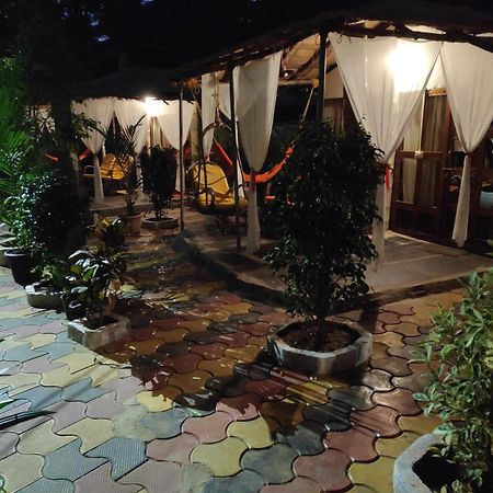 Tent Cressida Cyrus بالوليم المظهر الخارجي الصورة
